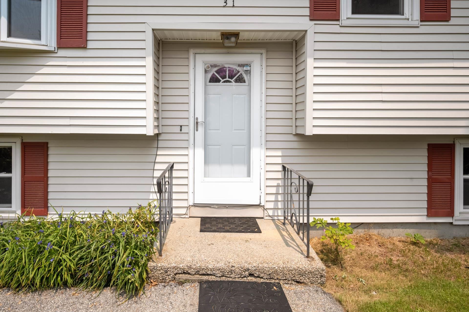 Nashua, New Hampshire 03060, United States, 3 Bedrooms Bedrooms, ,1 BathroomBathrooms,Residential,Active,146479