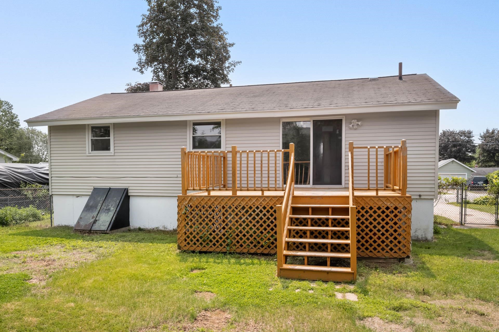 Nashua, New Hampshire 03060, United States, 3 Bedrooms Bedrooms, ,1 BathroomBathrooms,Residential,Active,146479