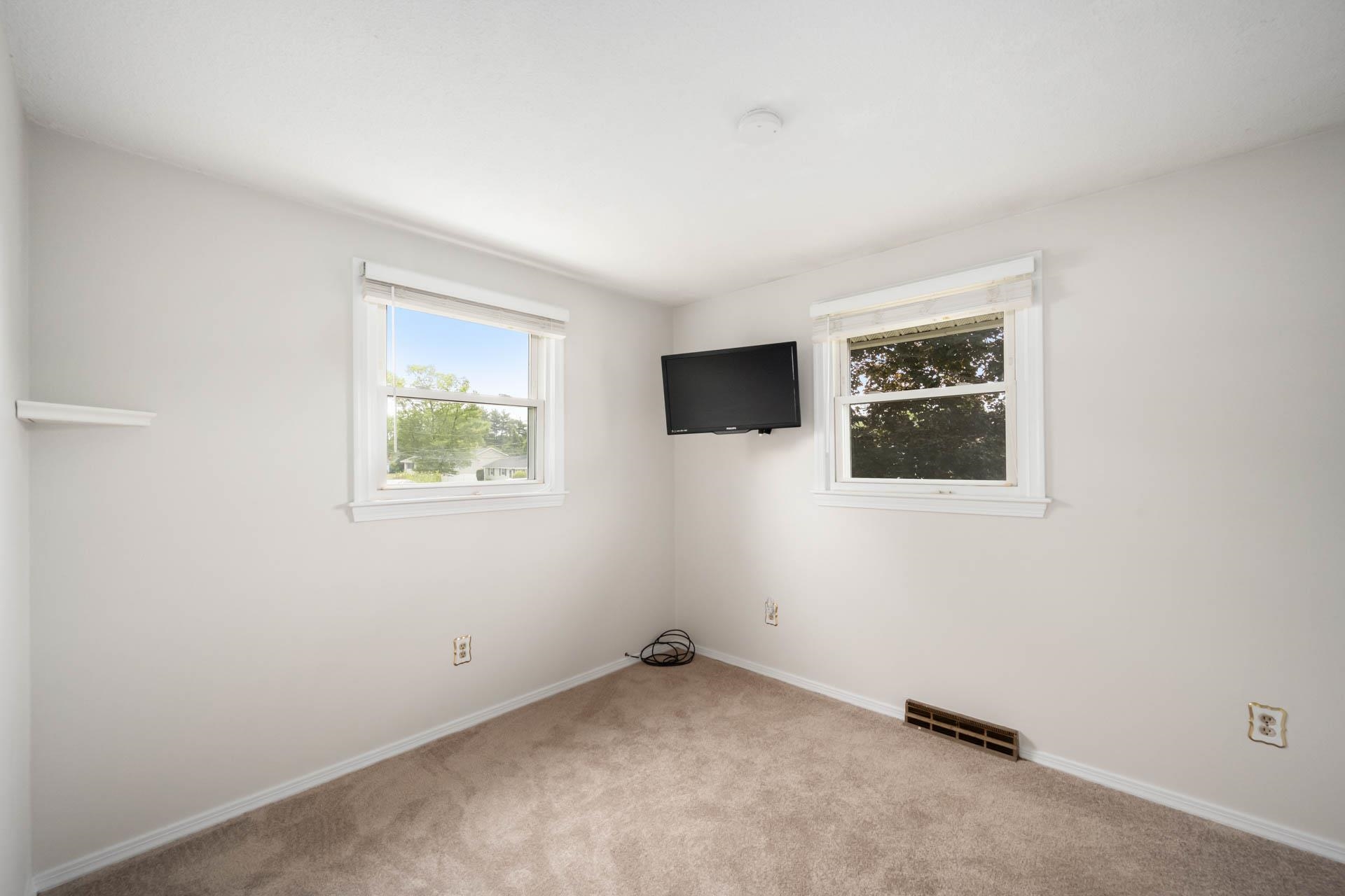 Nashua, New Hampshire 03060, United States, 3 Bedrooms Bedrooms, ,1 BathroomBathrooms,Residential,Active,146479