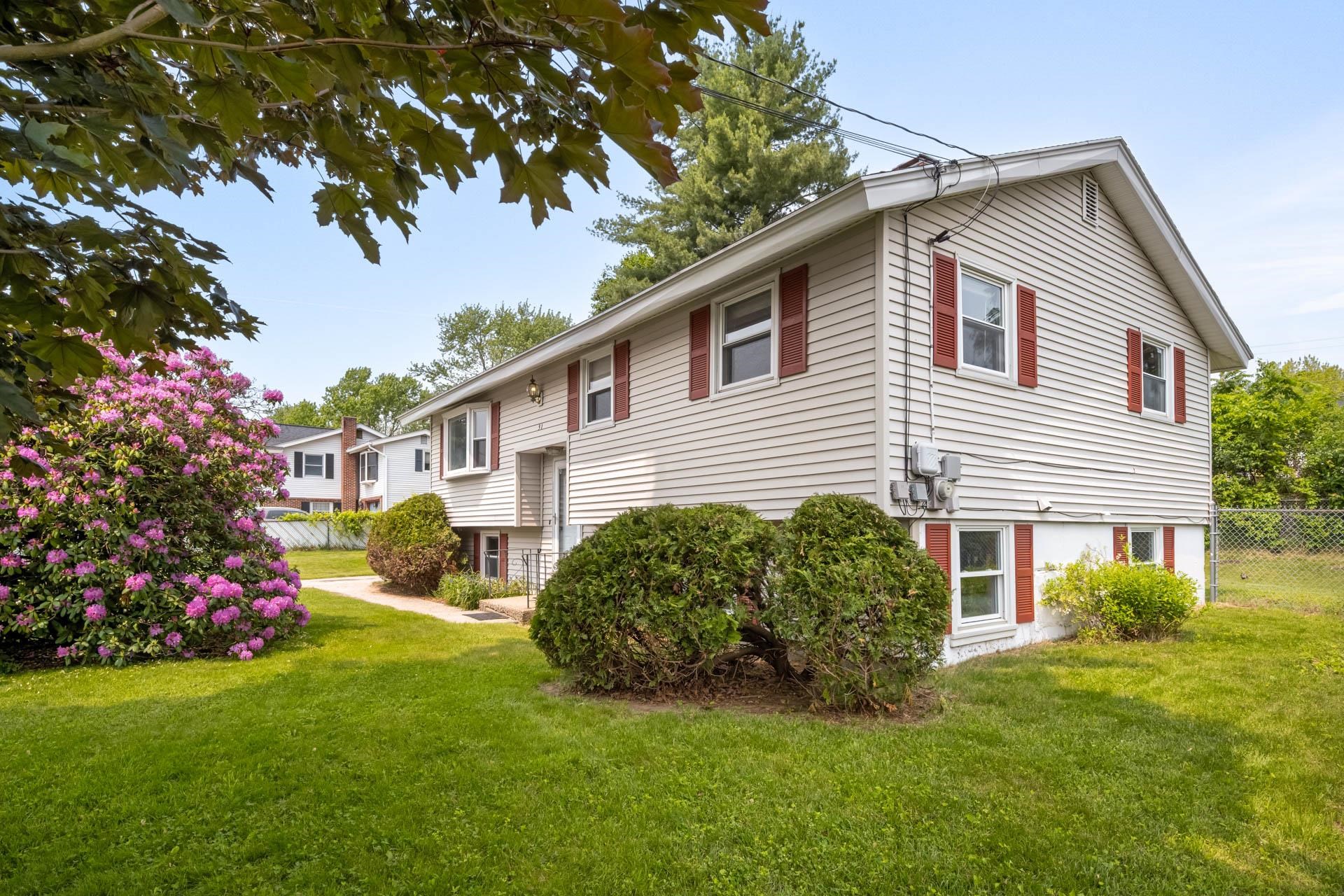 Nashua, New Hampshire 03060, United States, 3 Bedrooms Bedrooms, ,1 BathroomBathrooms,Residential,Active,146479