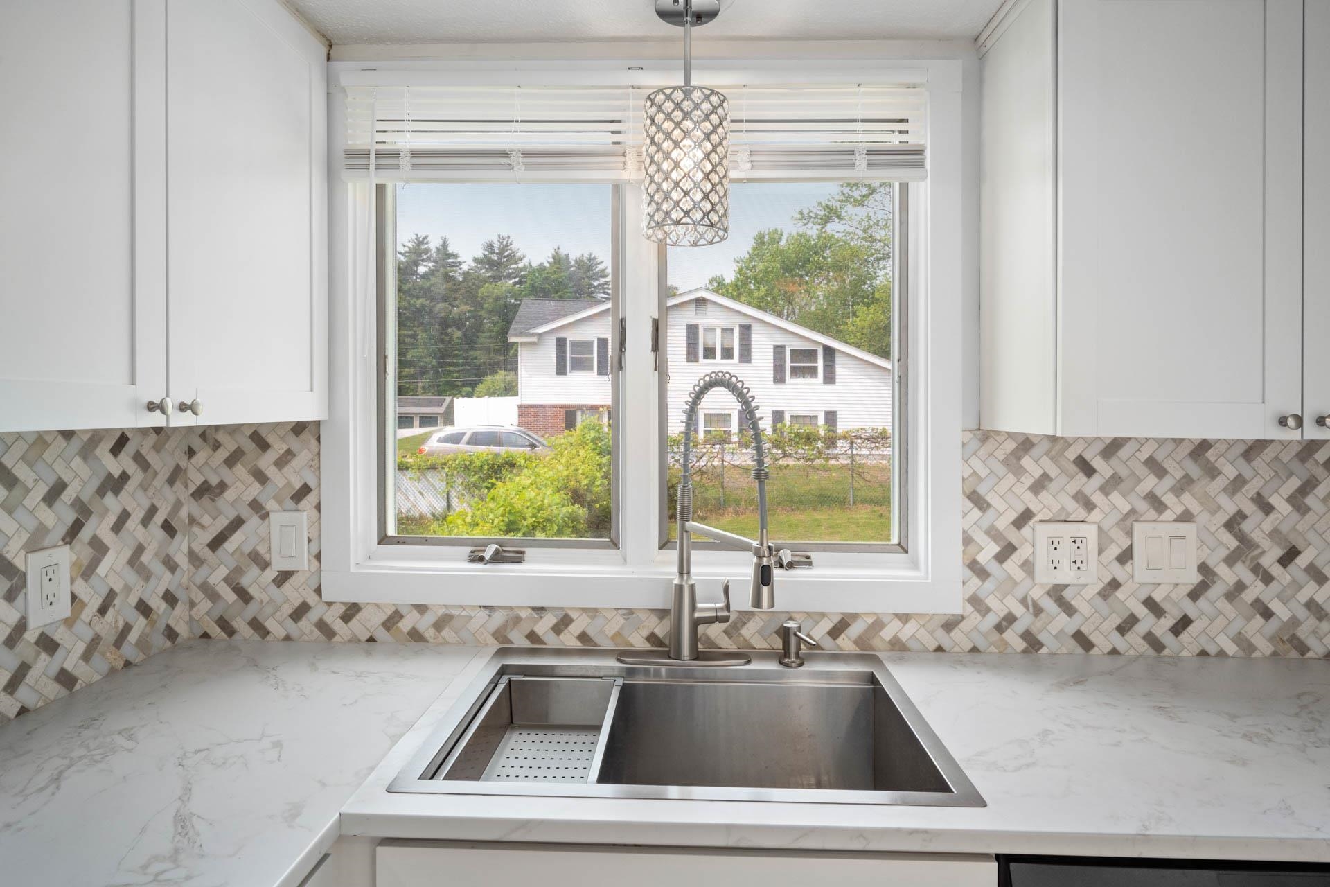 Nashua, New Hampshire 03060, United States, 3 Bedrooms Bedrooms, ,1 BathroomBathrooms,Residential,Active,146479