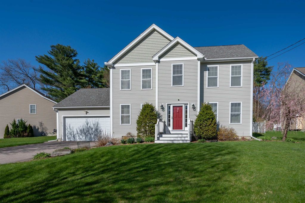 Photo of 2 Jennifer Drive, Nashua, NH 03062 (MLS # 5085547)