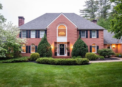 5 Pembroke Way Bedford NH 03110