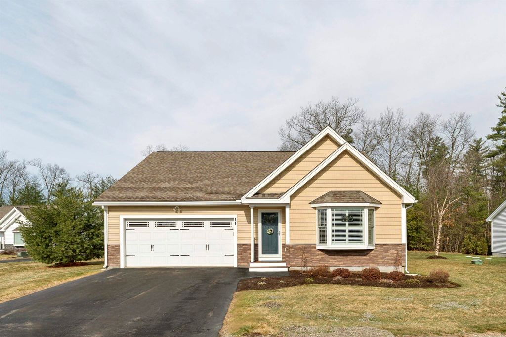 Photo of 11 Castle Court, Kingston, NH 03848 (MLS # 5082379)