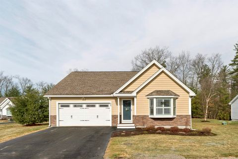 Photo of 11 Castle Court, Kingston, NH 03848 (MLS # 5082379)