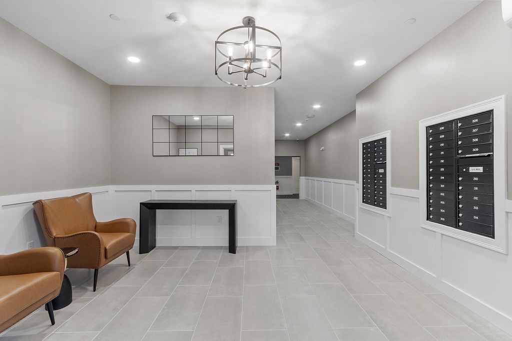 Photo of 10100 S Willow Street #105, Manchester, NH 03103 (MLS # 5045601)