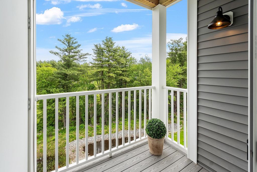 Photo of 10100 S Willow Street #105, Manchester, NH 03103 (MLS # 5045601)