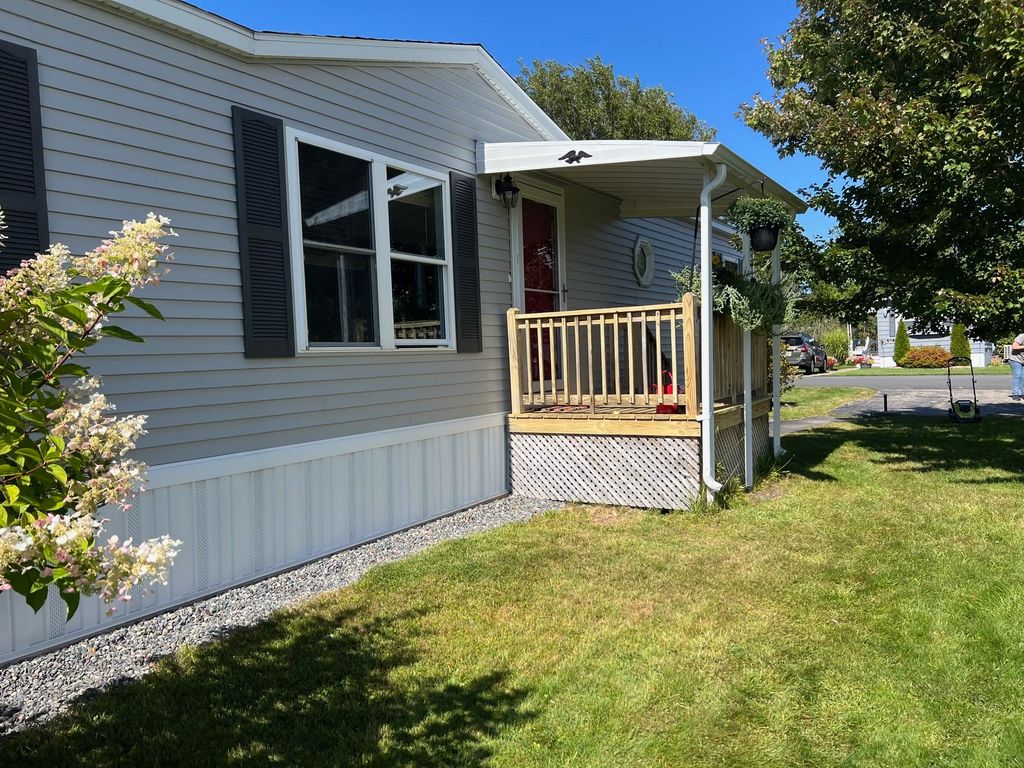 Photo of 315 Salmon Avenue, Portsmouth, NH 03801 (MLS # 5060793)