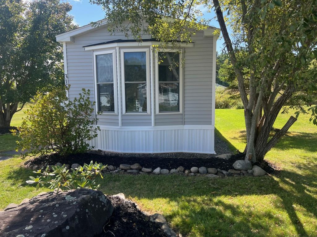 Photo of 315 Salmon Avenue, Portsmouth, NH 03801 (MLS # 5060793)