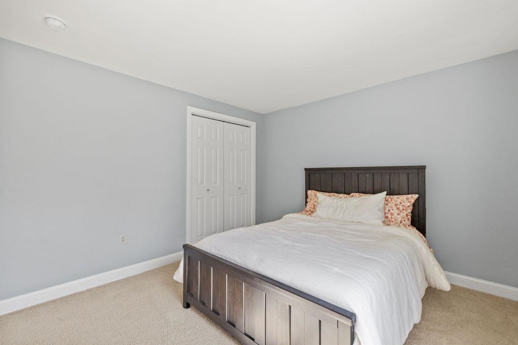 Concord, New Hampshire 03301, United States, 4 Bedrooms Bedrooms, ,2 BathroomsBathrooms,Residential,Pending,121807