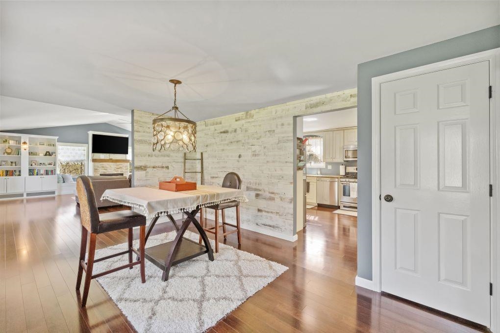 Concord, New Hampshire 03301, United States, 4 Bedrooms Bedrooms, ,2 BathroomsBathrooms,Residential,Pending,121807