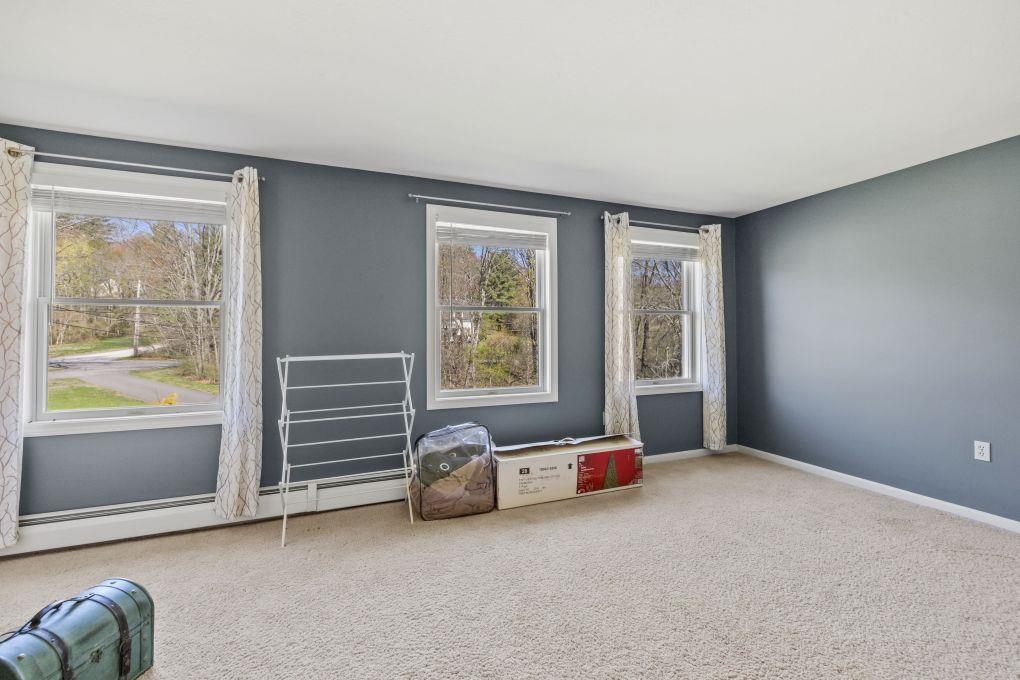 Concord, New Hampshire 03301, United States, 4 Bedrooms Bedrooms, ,2 BathroomsBathrooms,Residential,Pending,121807