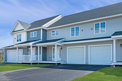 41 Crestview Way Raymond NH 03077