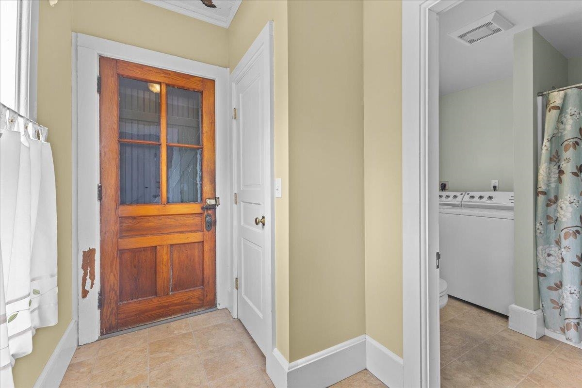 Waterbury, Vermont 05676, United States, 4 Bedrooms Bedrooms, ,2 BathroomsBathrooms,Residential,Active,112910