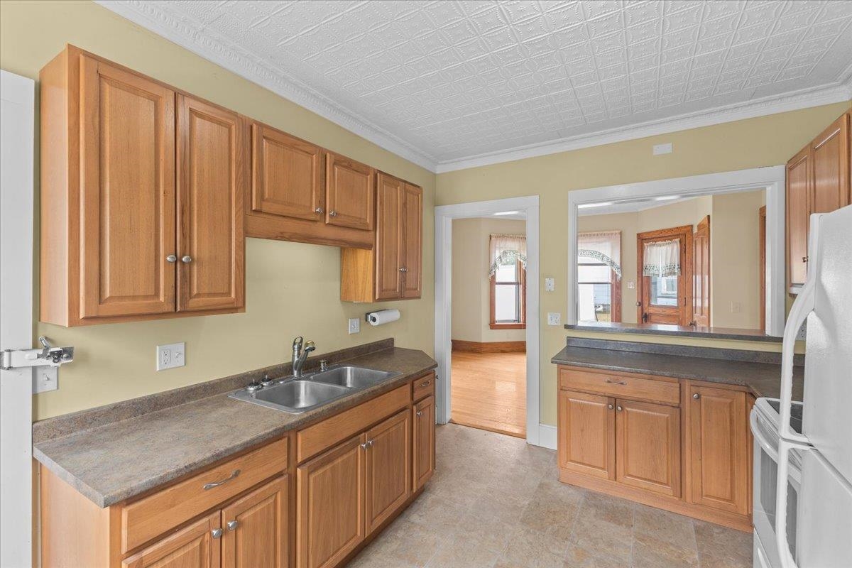 Waterbury, Vermont 05676, United States, 4 Bedrooms Bedrooms, ,2 BathroomsBathrooms,Residential,Active,112910