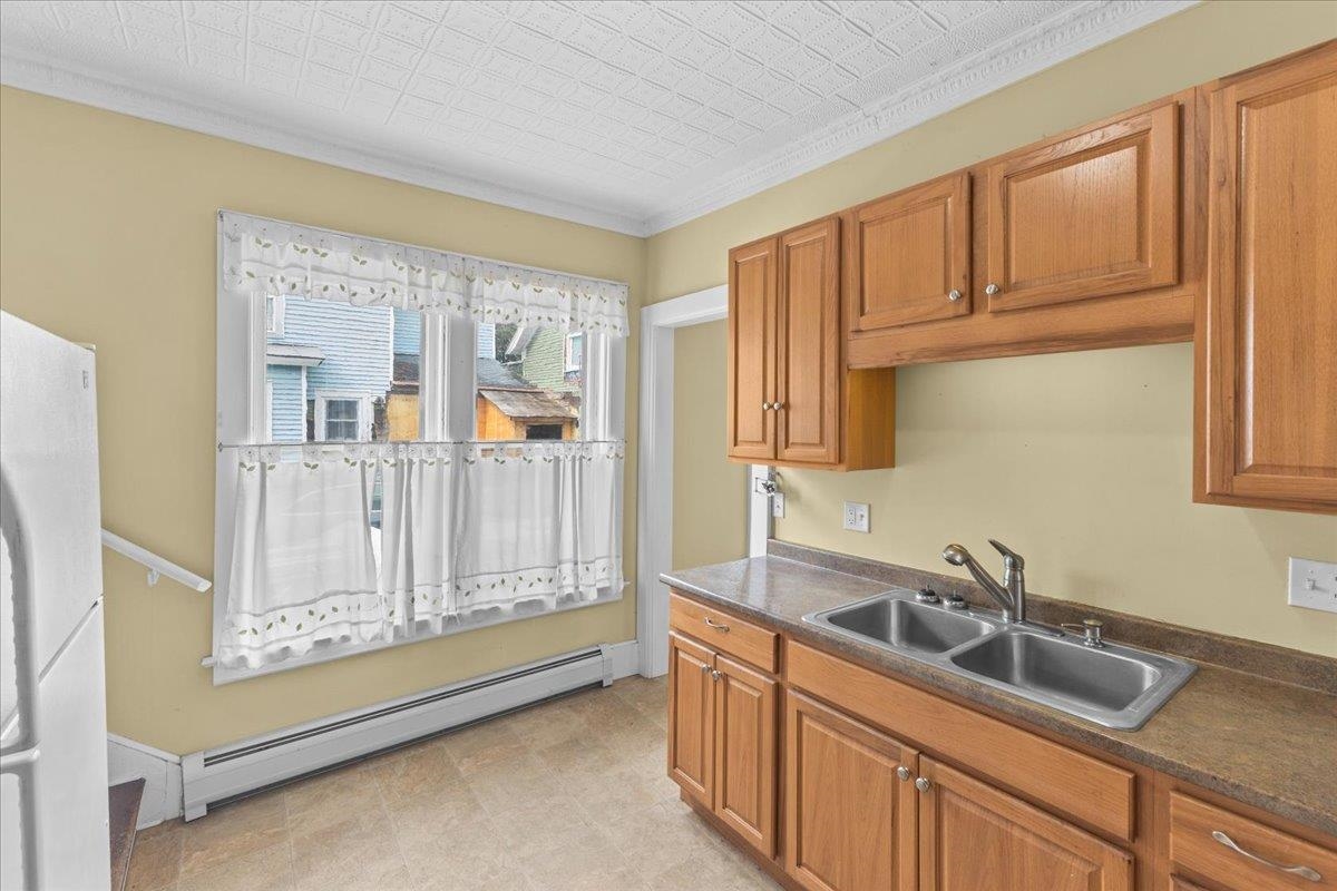 Waterbury, Vermont 05676, United States, 4 Bedrooms Bedrooms, ,2 BathroomsBathrooms,Residential,Active,112910