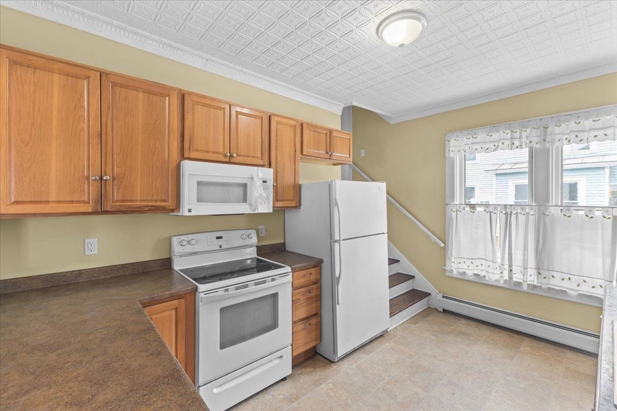 Waterbury, Vermont 05676, United States, 4 Bedrooms Bedrooms, ,2 BathroomsBathrooms,Residential,Active,112910