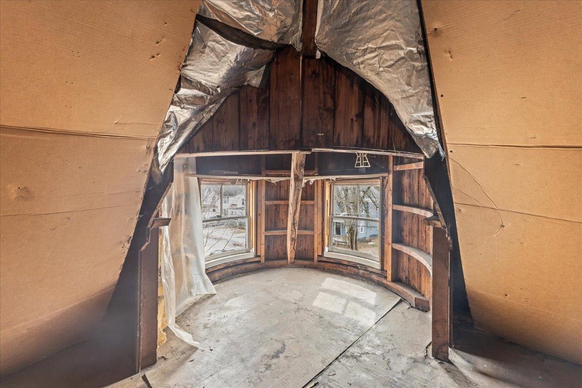 Waterbury, Vermont 05676, United States, 4 Bedrooms Bedrooms, ,2 BathroomsBathrooms,Residential,Active,112910