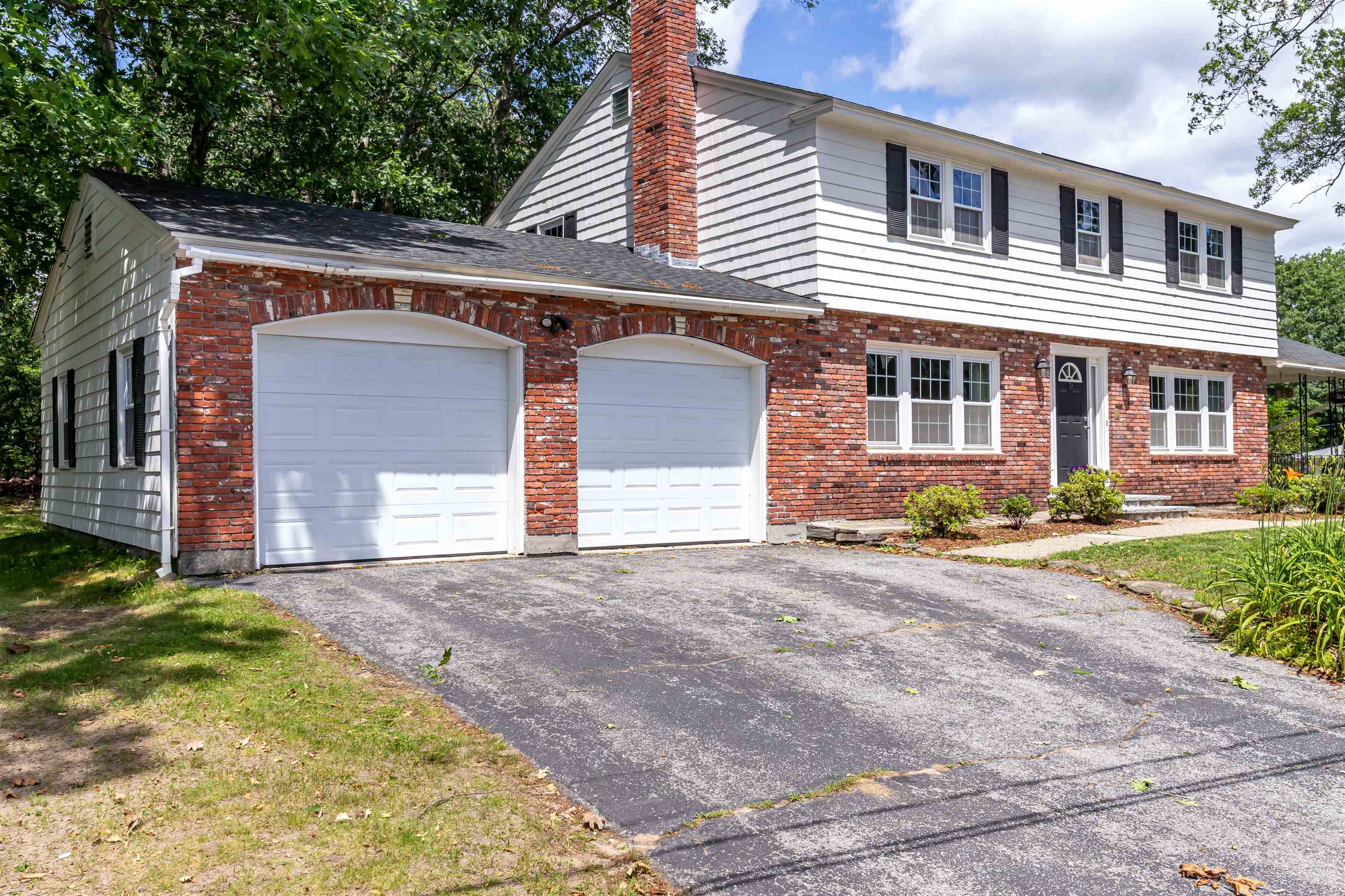 2 Inwood Circle