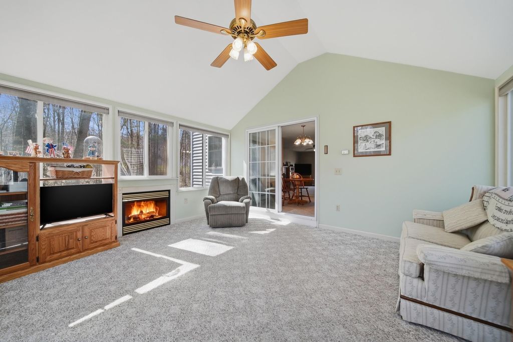 Photo of 10 Virginia Court, Hooksett, NH 03106 (MLS # 5085671)