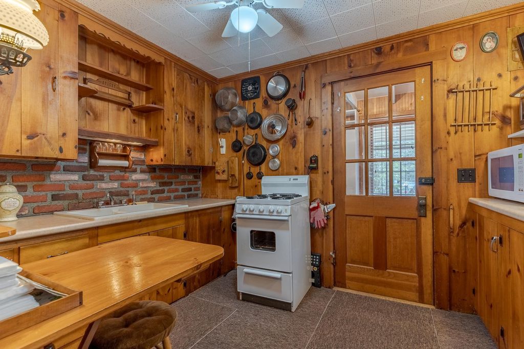 Photo of 22 Pine Street, Nottingham, NH 03290 (MLS # 5087580)