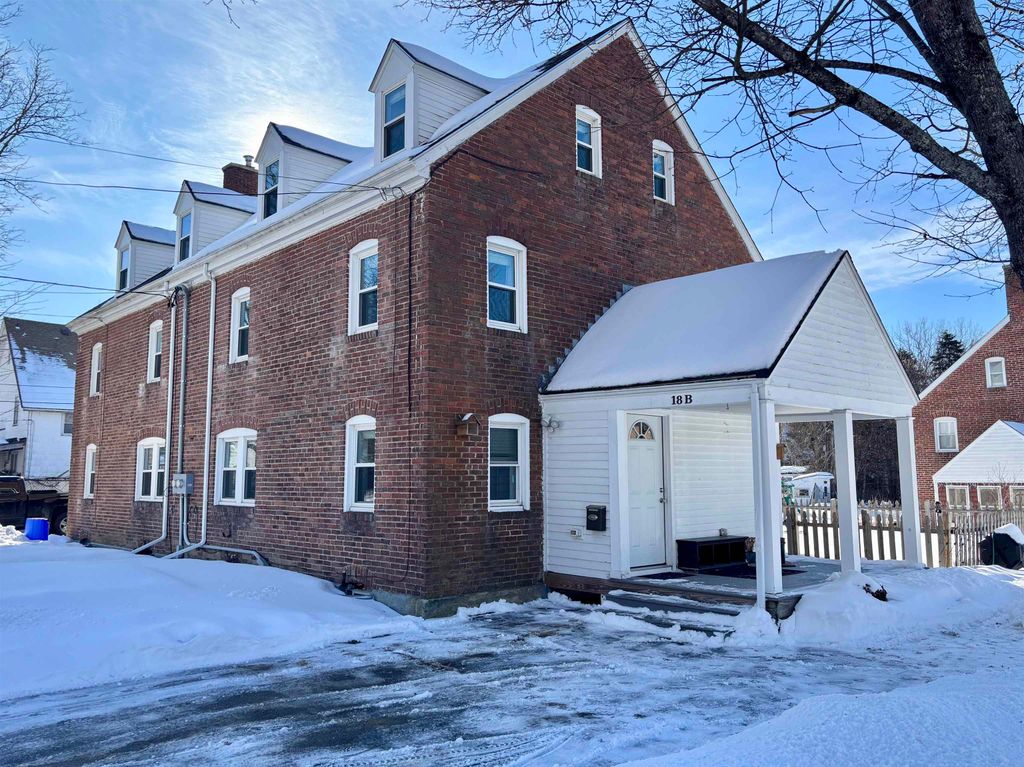 Photo of 18 Beech Street #B, Newmarket, NH 03857 (MLS # 5077030)