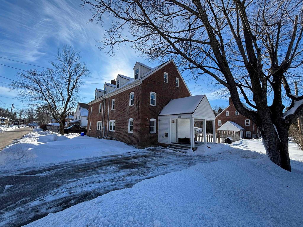 Photo of 18 Beech Street #B, Newmarket, NH 03857 (MLS # 5077030)