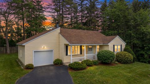 Photo of 7 Meghan Drive, Nashua, NH 03063 (MLS # 5077137)