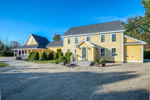 Photo of 146 Calef Highway, Barrington, NH 03825 (MLS # 5089193)