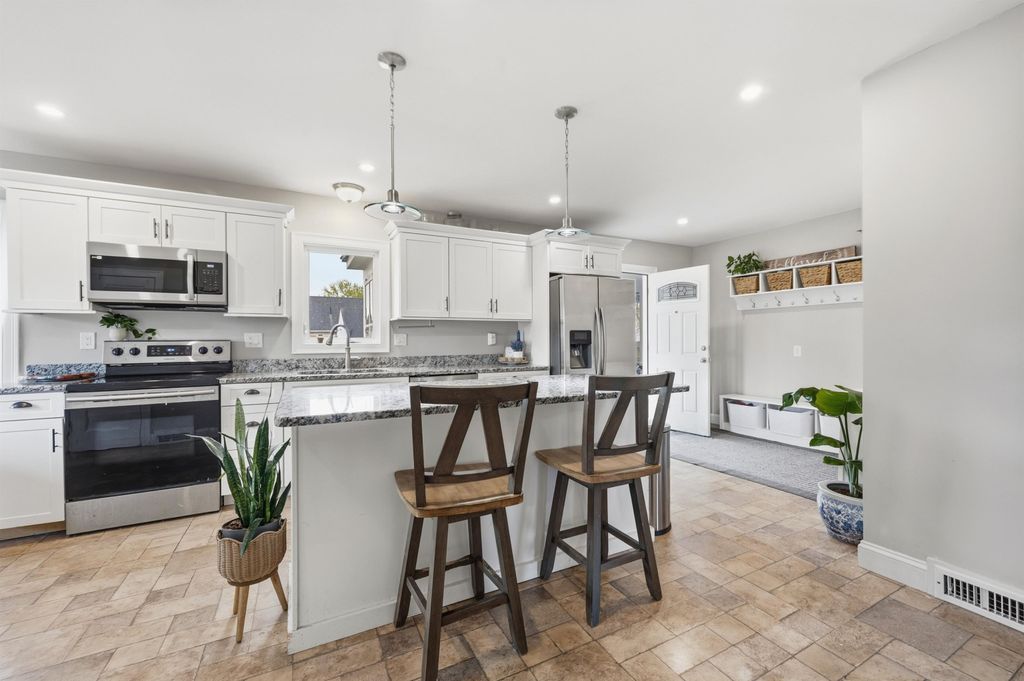 Photo of 216 Fremont Street, Manchester, NH 03103 (MLS # 5088265)