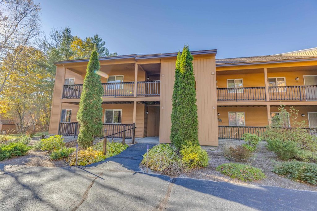 Photo of 15 Tennis Lane #9, Campton, NH 03285 (MLS # 5066839)