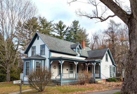 26 Oak Street Milford NH 03055