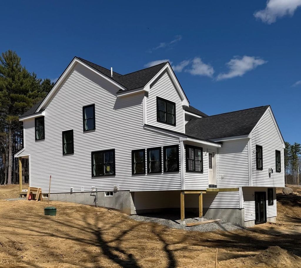 Photo of 3 Lukes Way, Plaistow, NH 03865 (MLS # 5078318)