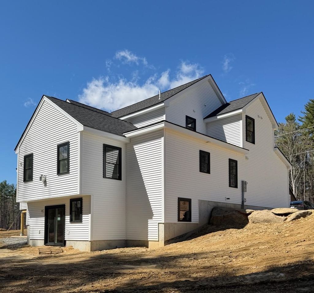 Photo of 3 Lukes Way, Plaistow, NH 03865 (MLS # 5078318)