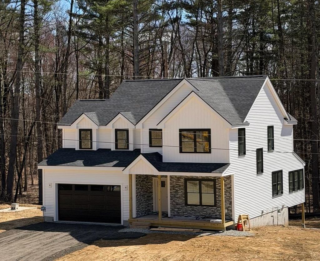 Photo of 3 Lukes Way, Plaistow, NH 03865 (MLS # 5078318)