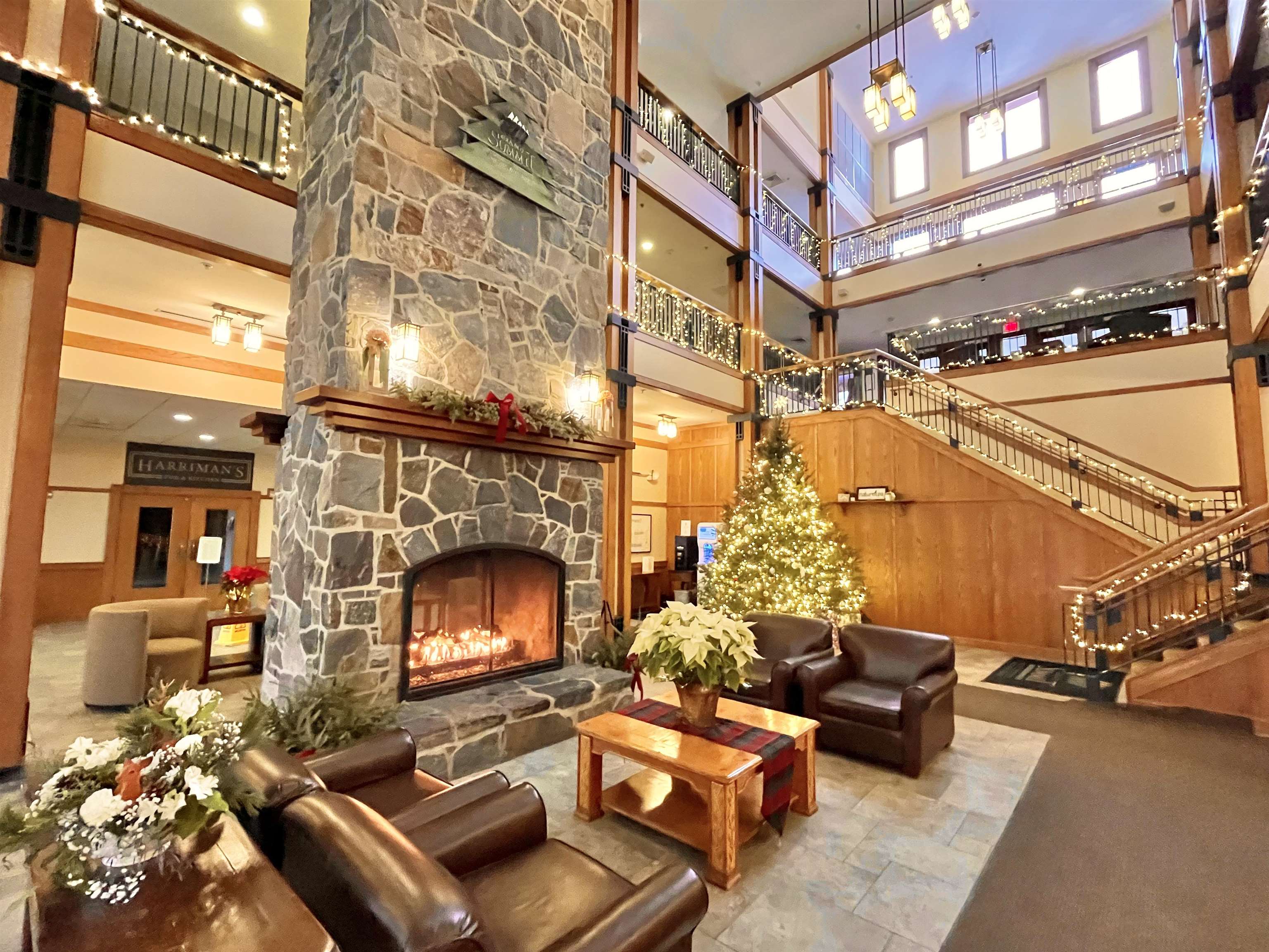 Photo 1 of 24 — 250/252 Q4, 89 Grand Summit Way 250/252, Dover, VT 05356