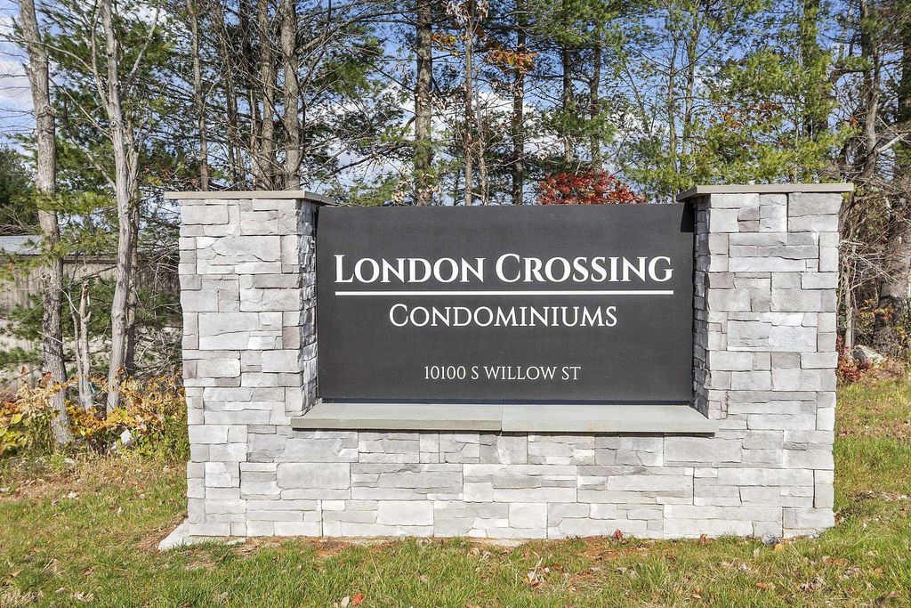 Photo of 10100 S Willow Street #110, Manchester, NH 03103 (MLS # 5069361)