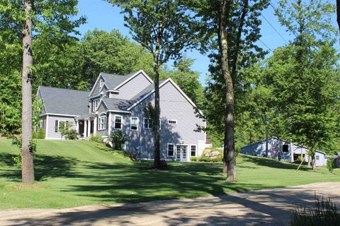 Photo of 203 Kingston Road, Danville, NH 03819 (MLS # 4986897)