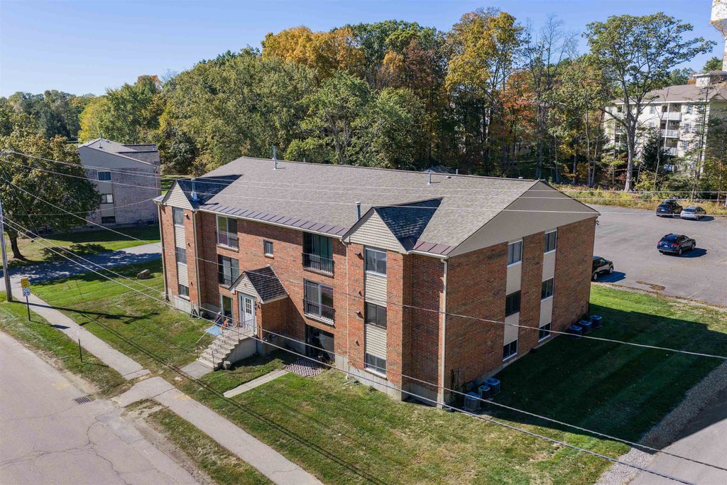 Photo of 4 Brookside Drive #6, Exeter, NH 03833 (MLS # 5065414)