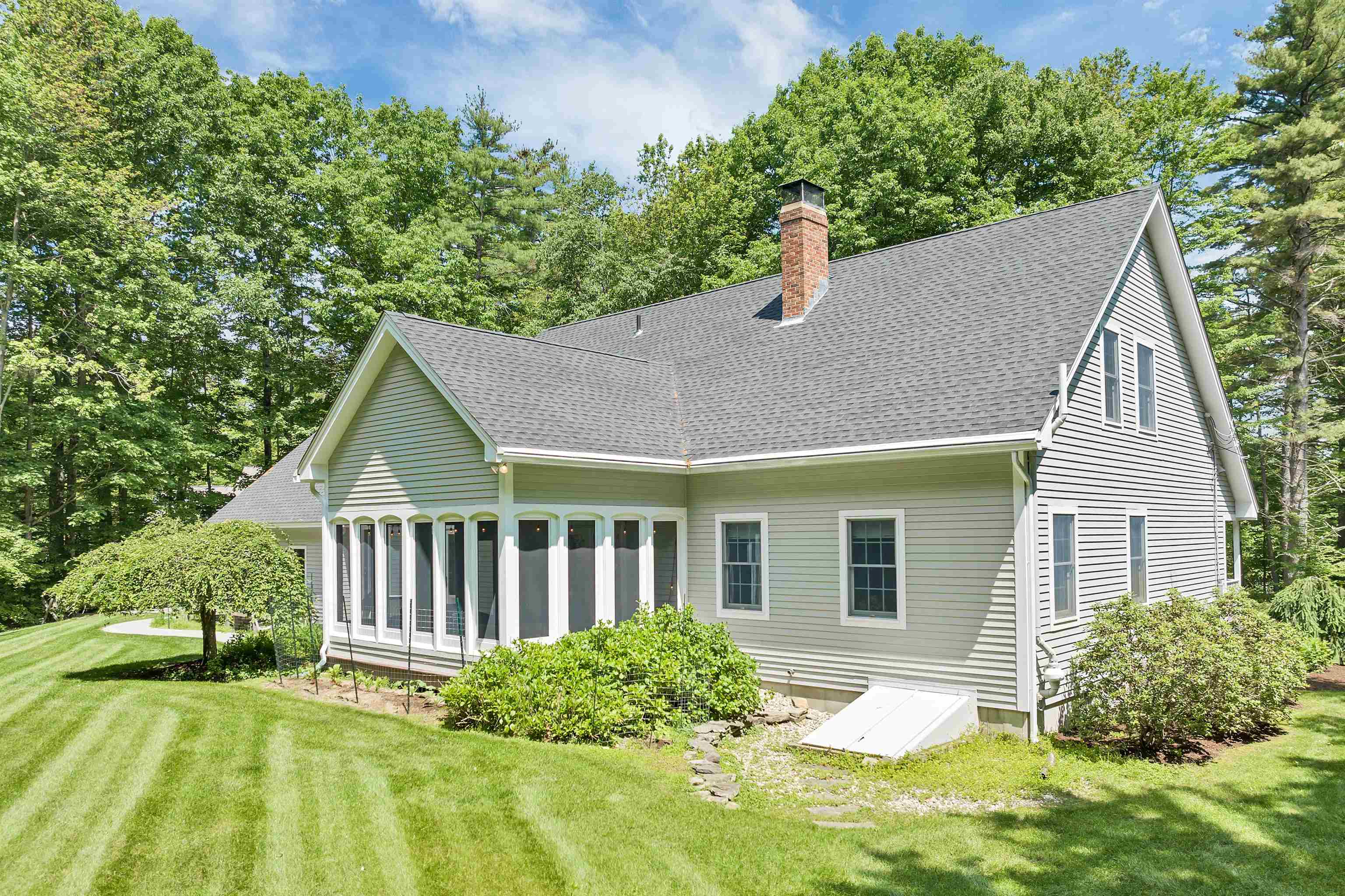 292 Forest Road