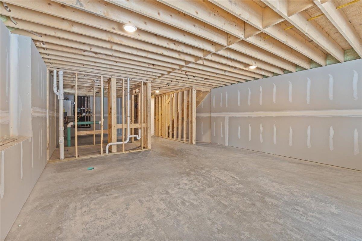 Vergennes, Vermont 05491, United States, 3 Bedrooms Bedrooms, ,2 BathroomsBathrooms,Residential,Active,44801