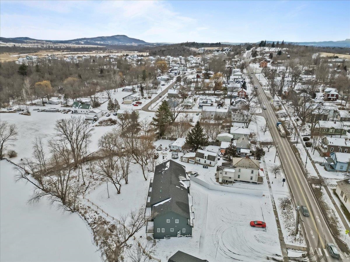 Vergennes, Vermont 05491, United States, 3 Bedrooms Bedrooms, ,2 BathroomsBathrooms,Residential,Active,44801