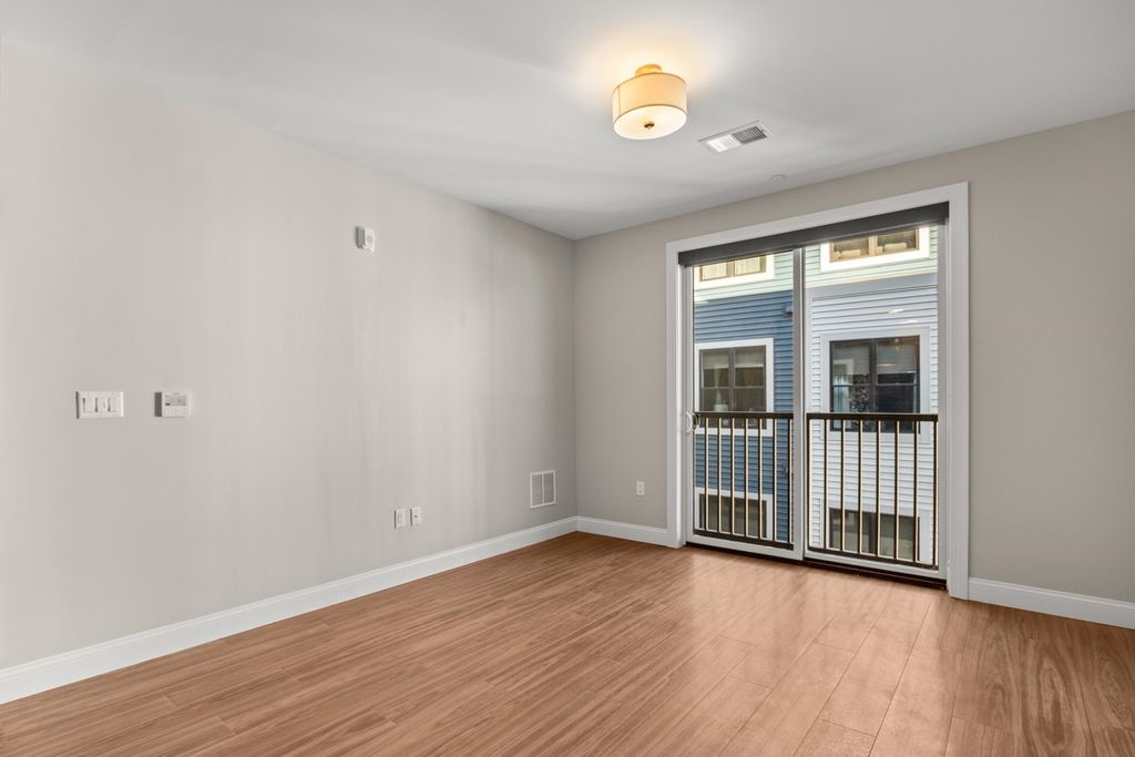 Photo of 99 Foundry Place #301, Portsmouth, NH 03801 (MLS # 4979690)
