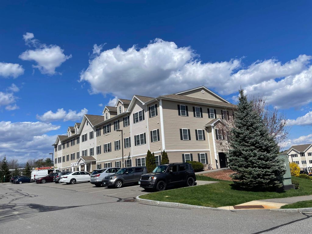 Photo of 20 Sentinel Court #210, Manchester, NH 03104 (MLS # 5081457)