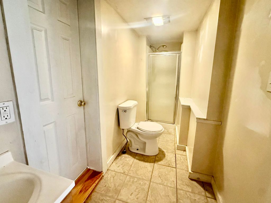 Photo of 442 Merrimack Street #2E, Manchester, NH 03103 (MLS # 5085067)