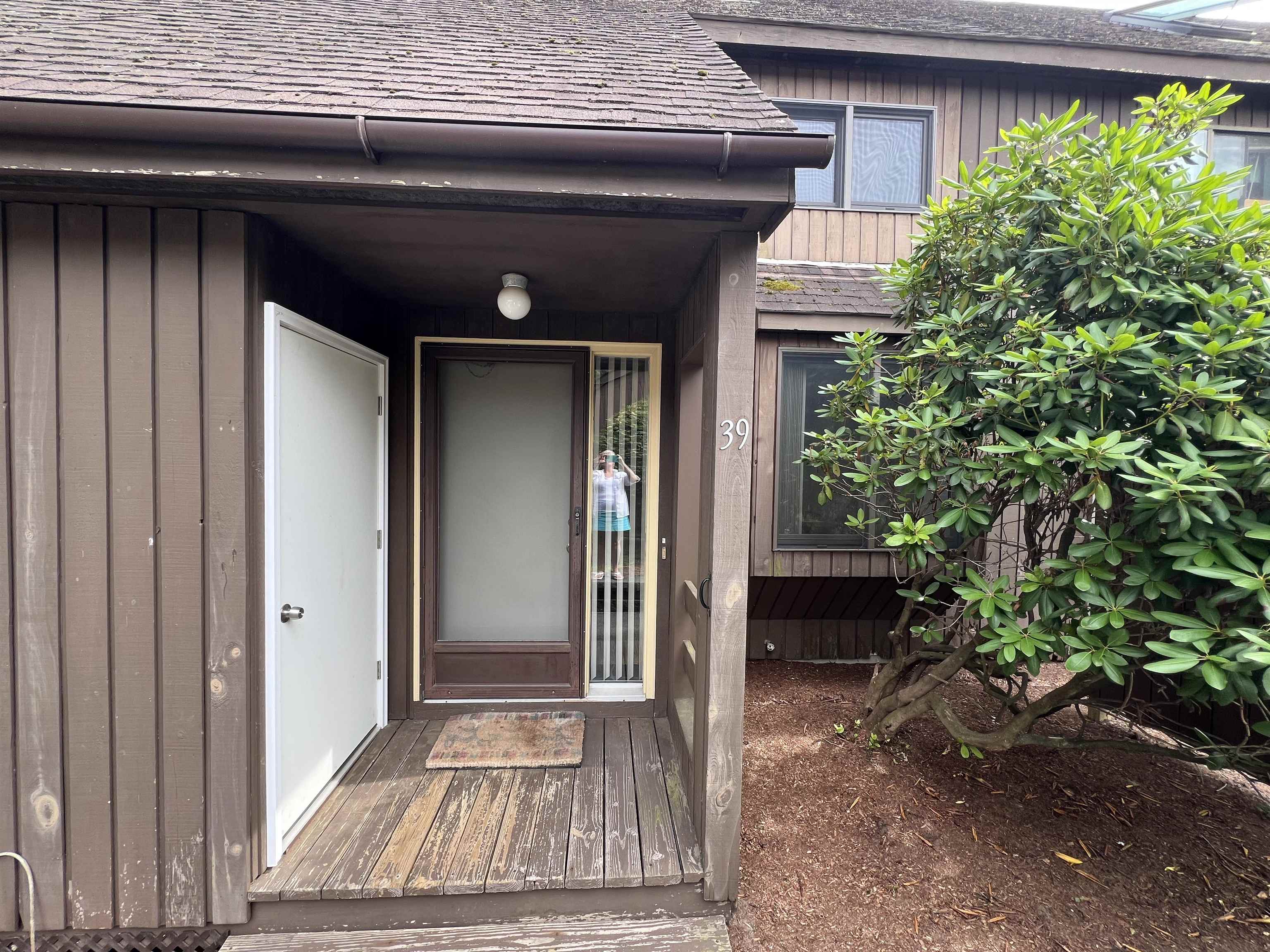 39 SILVERTON Drive