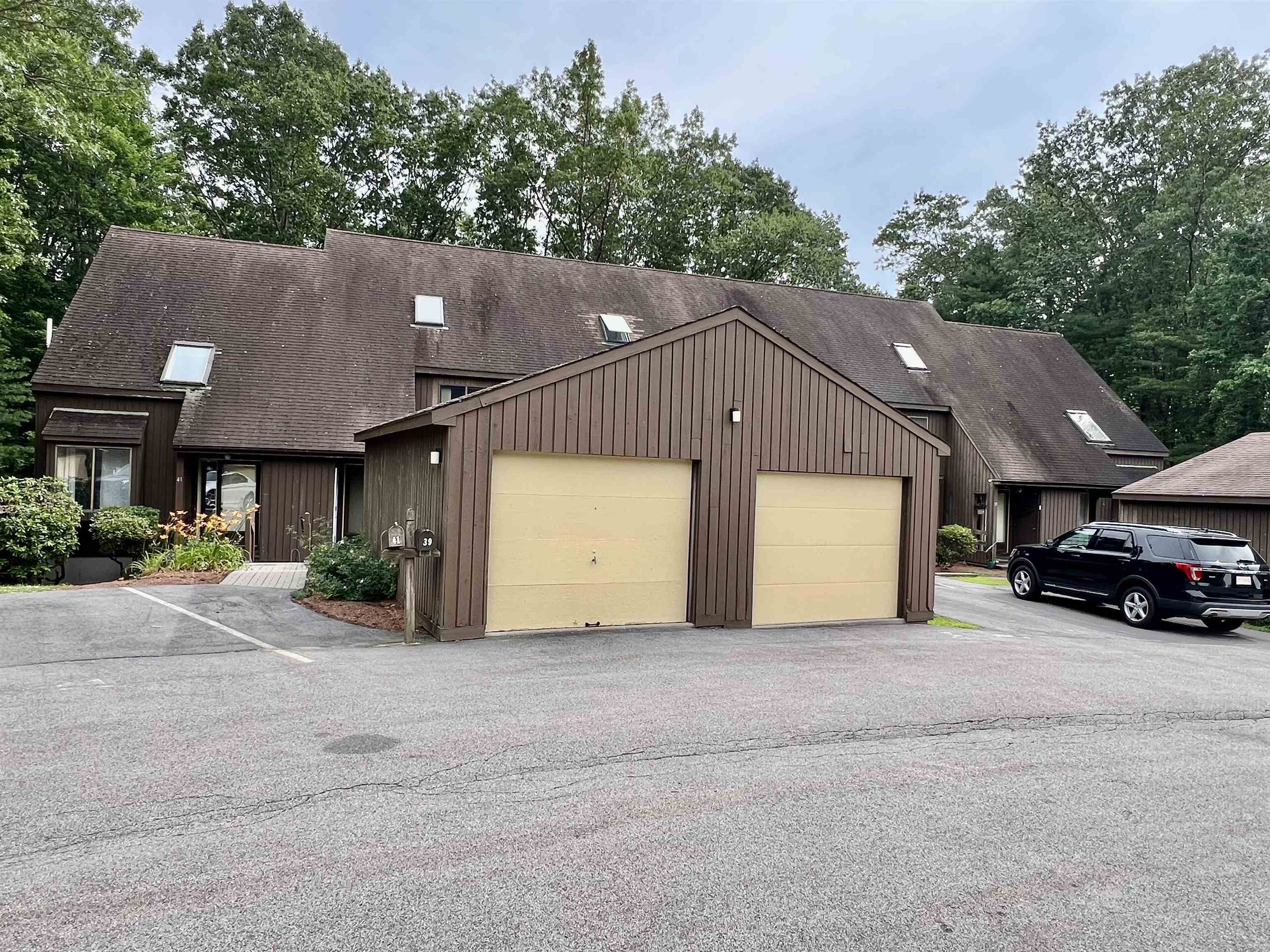 39 SILVERTON Drive