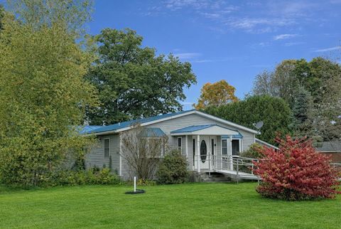 Photo of 2849 Dartmouth College Highway, Haverhill, NH 03774 (MLS # 5081098)