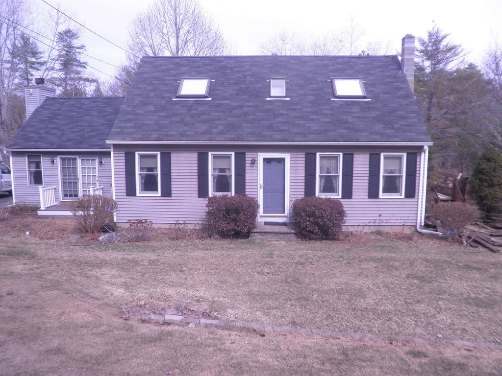 Photo of 18 Manor View Drive, Raymond, NH 03077 (MLS # 5077126)
