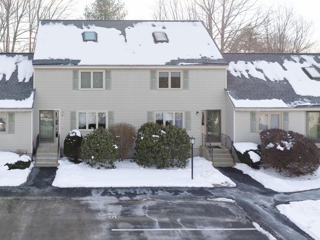 Photo of 27 Eastmeadow Way, Manchester, NH 03109 (MLS # 5076216)